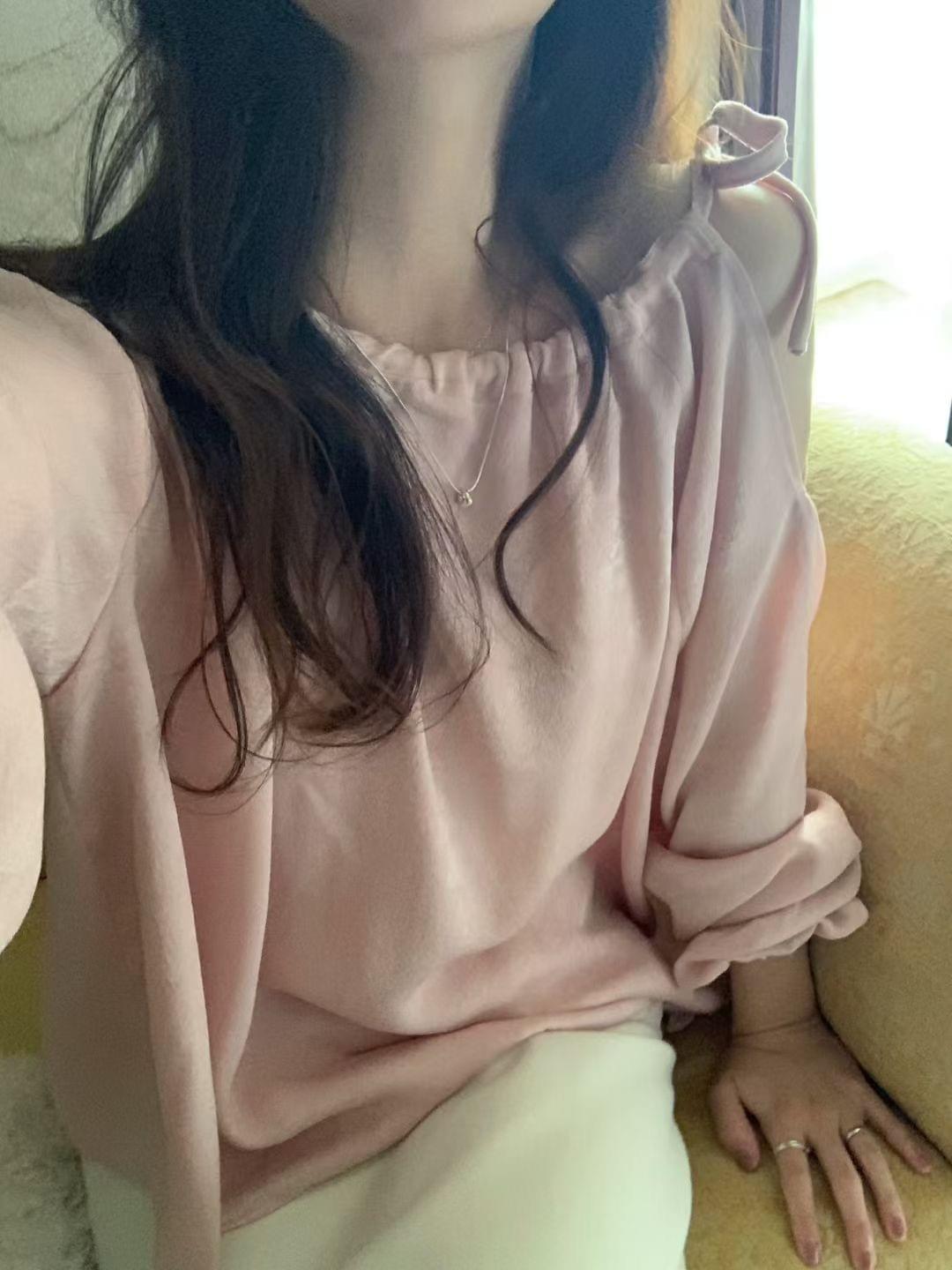 LC26AW14 氣質斜肩雪紡上衣