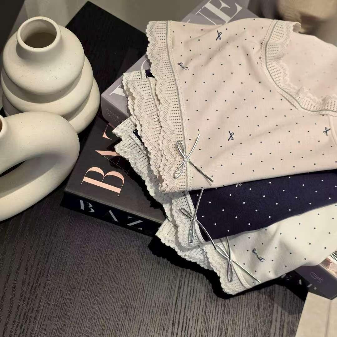 LCAW26LP22 蝴蝶波點蕾絲邊內褲