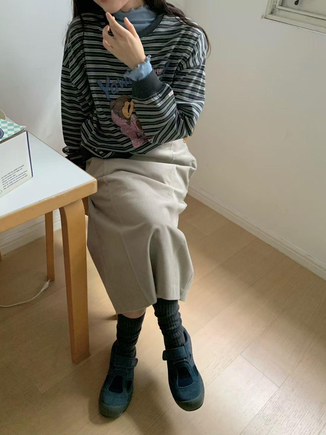 LC2547 線條剪裁設計燈芯絨裙子