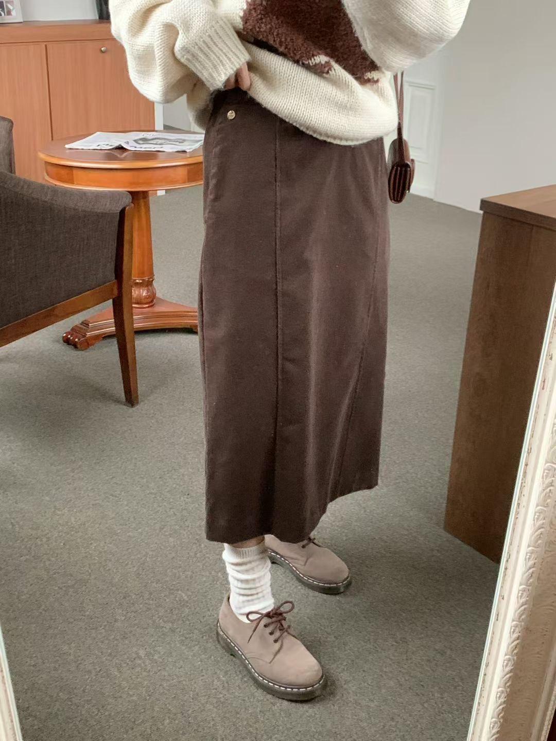 LC2547 線條剪裁設計燈芯絨裙子