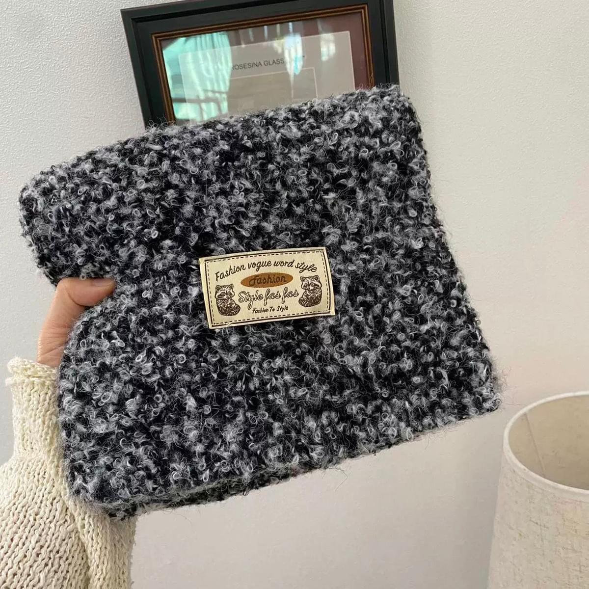 LC26AW36 混色絨毛標籤圍巾