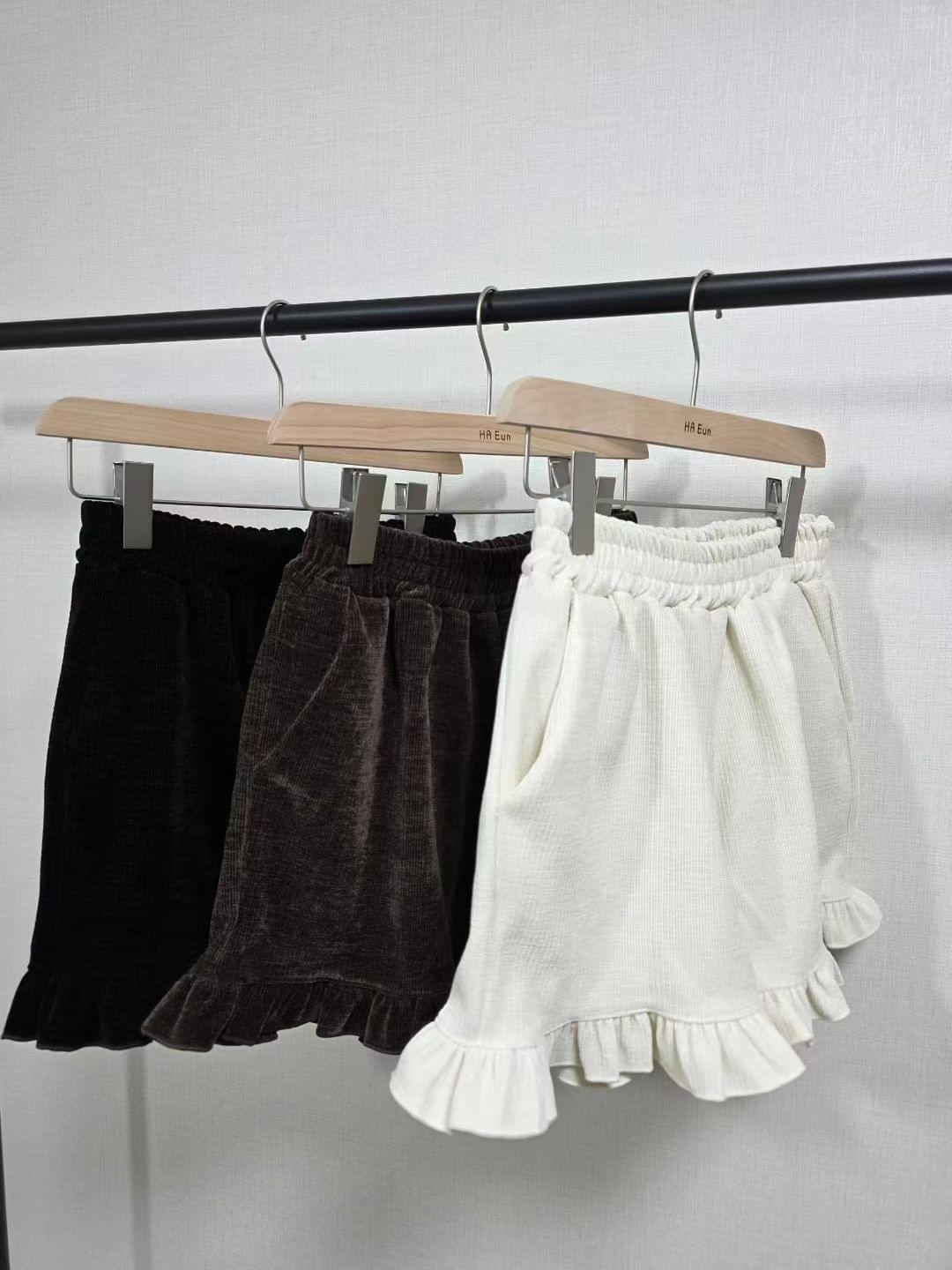 LCSS2616 法式甜奶油荷葉燈芯絨短褲