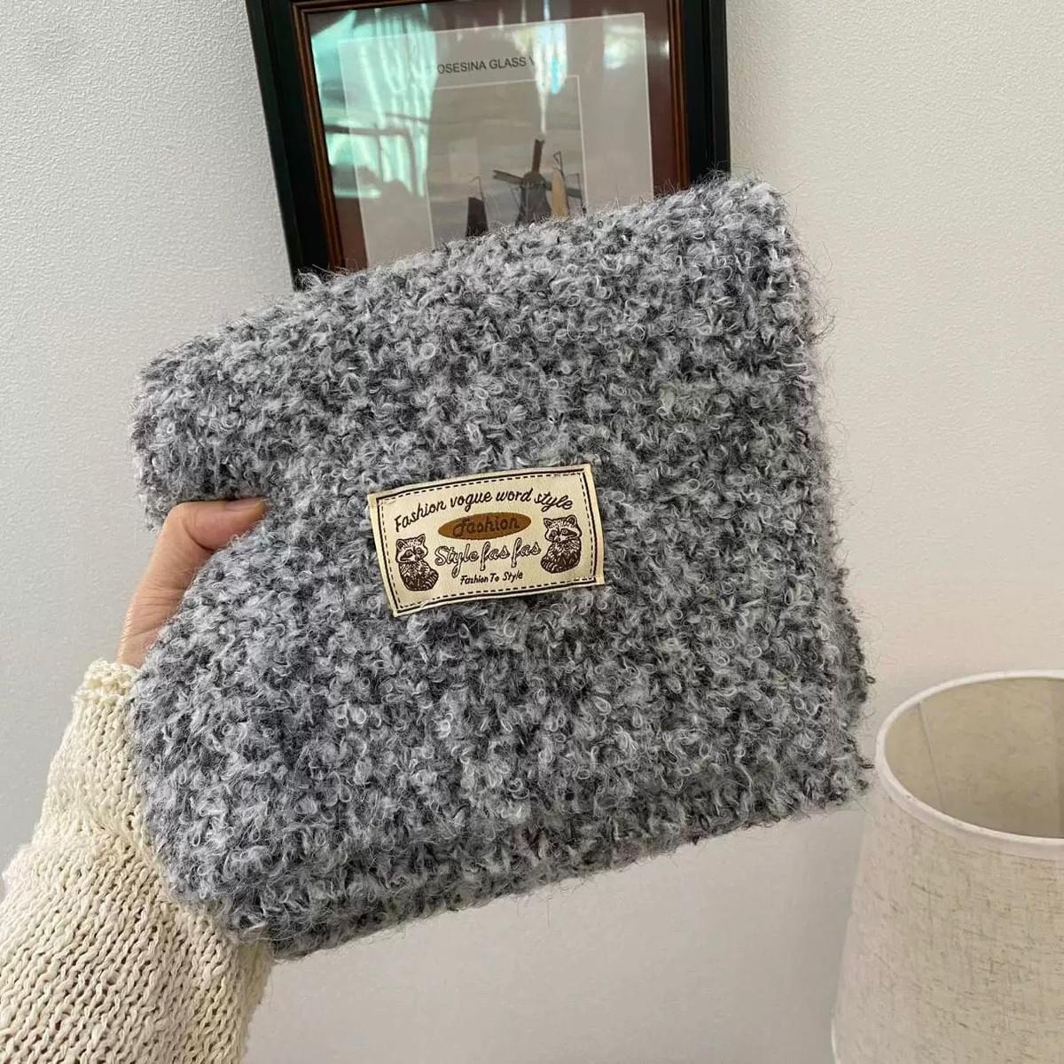 LC26AW36 混色絨毛標籤圍巾