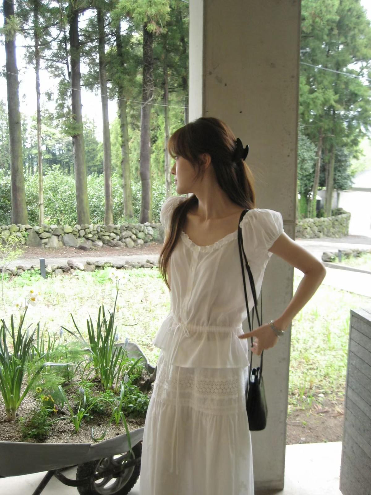 260526 100%棉質Lily 木耳領束腰襯衫