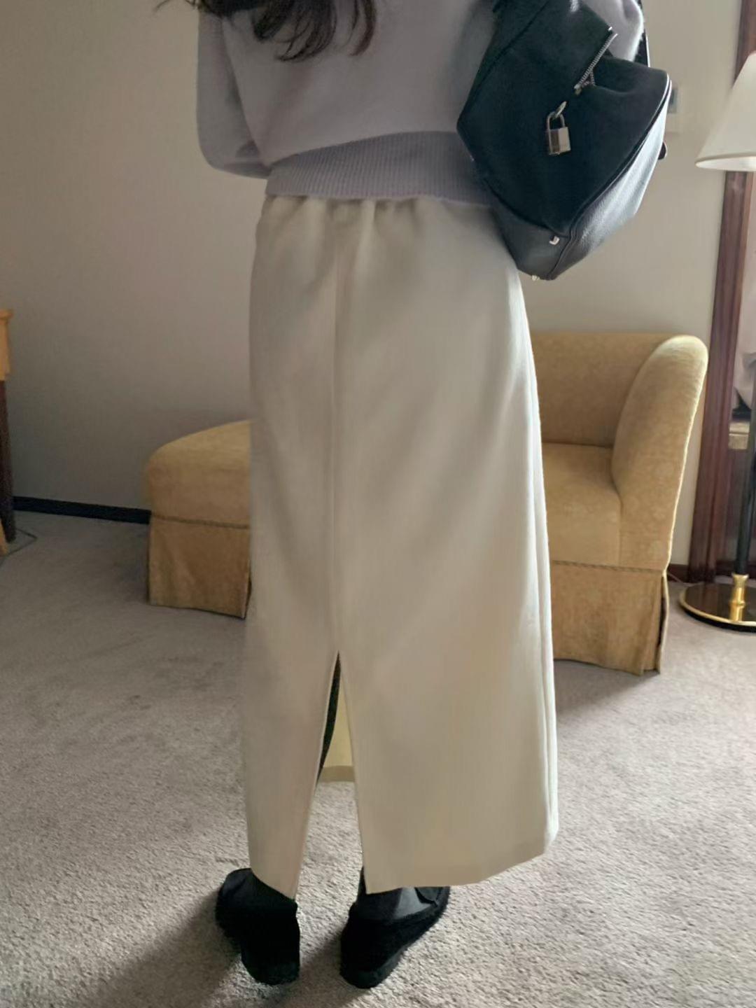 LC26AW15 羊毛簡約後開釵半裙