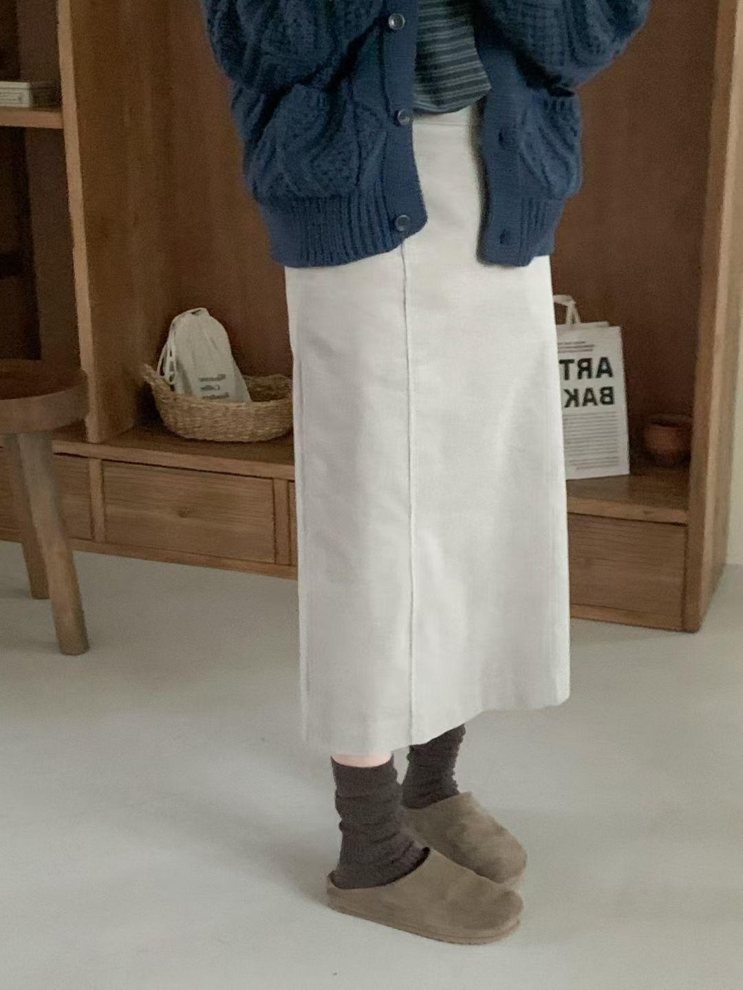 LC2547 線條剪裁設計燈芯絨裙子