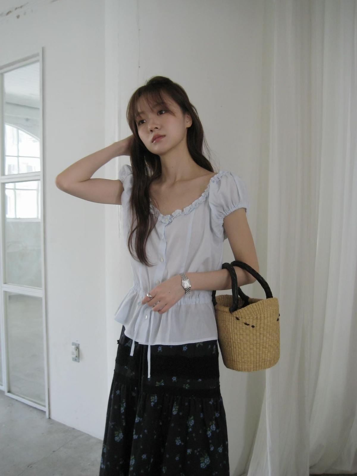 260526 100%棉質Lily 木耳領束腰襯衫