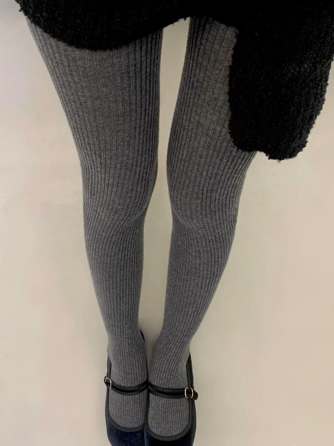 LC26AW30 Cashmere 羊毛直紋襪褲