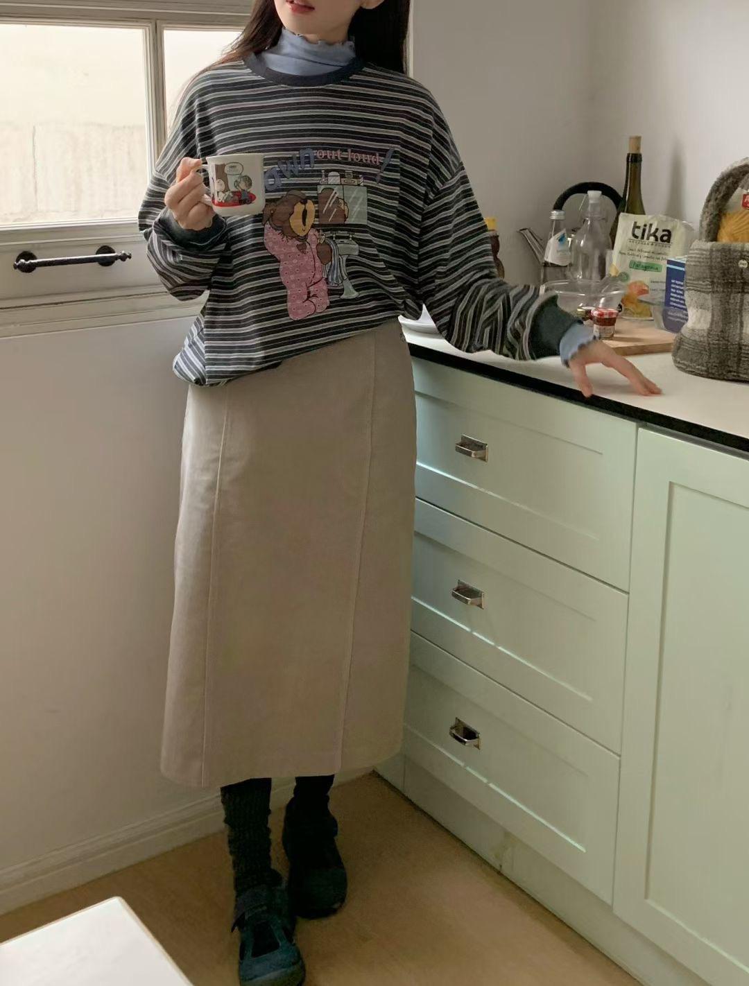 LC2547 線條剪裁設計燈芯絨裙子