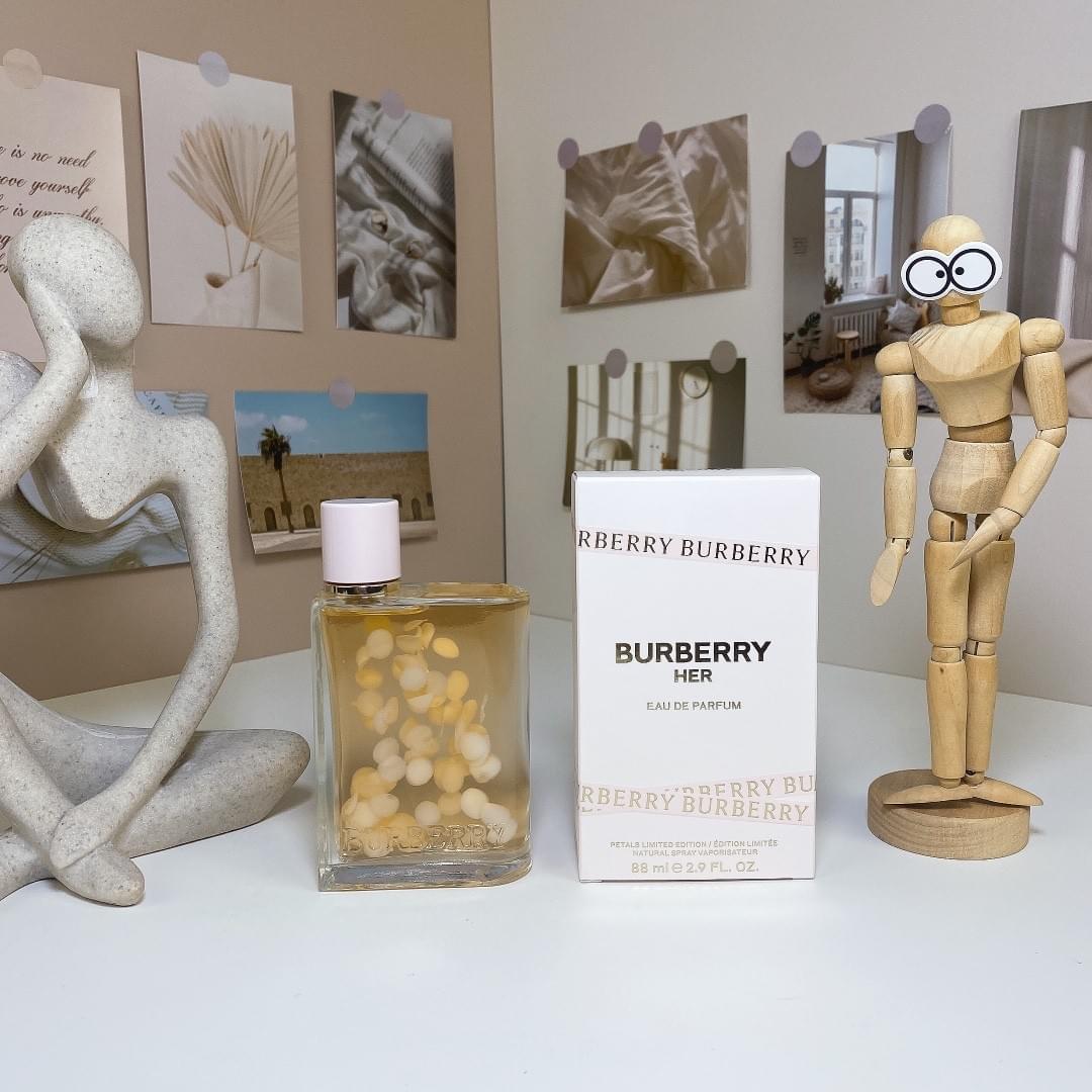 Her Petals Limited Edition Eau de Parfum