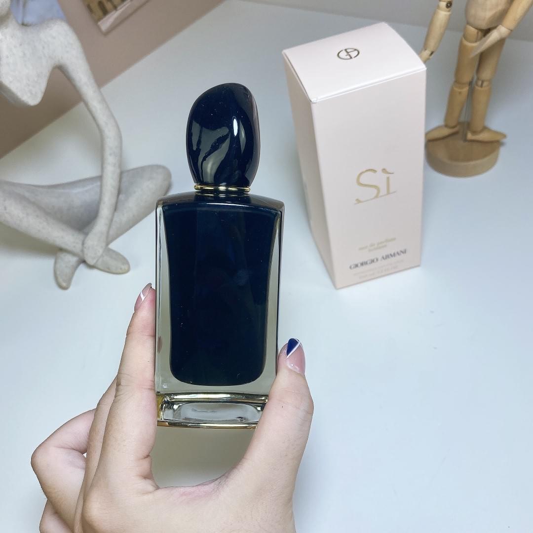 Sì Eau de Parfum Intense
