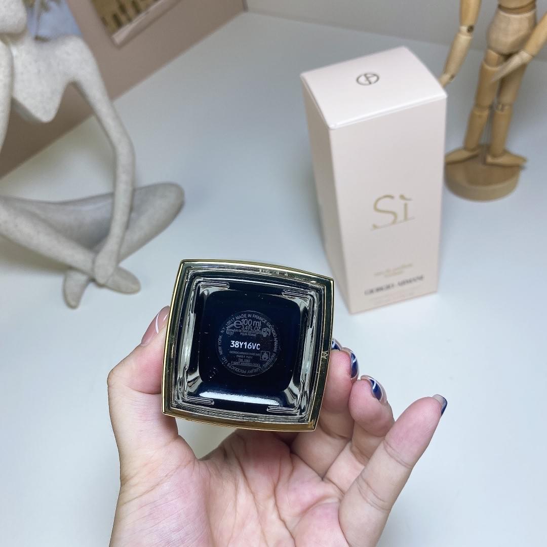 Sì Eau de Parfum Intense