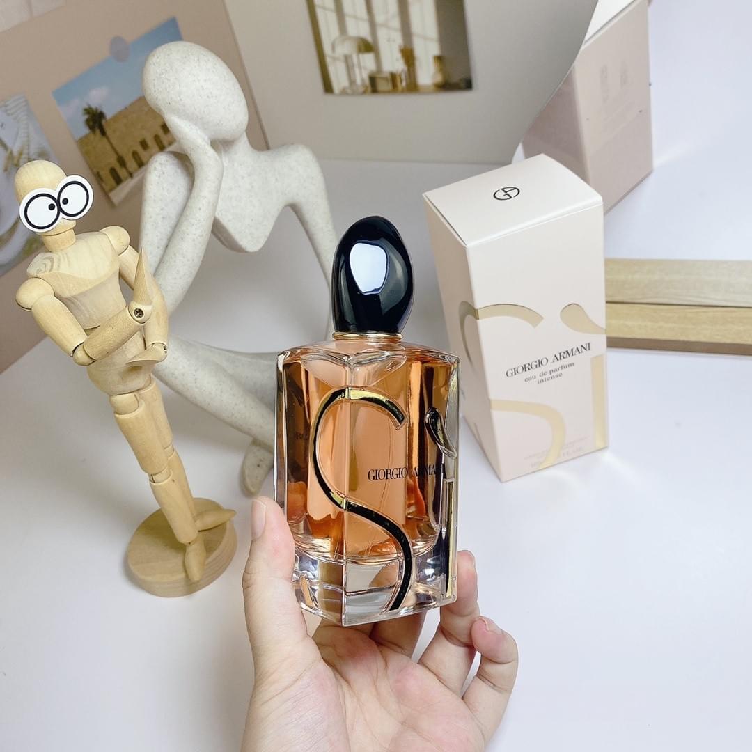 Sì Eau de Parfum Intense (รุ่นใหม่ 2021)