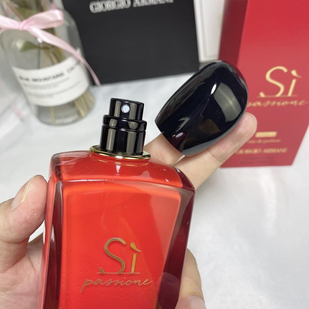 Sì Passione Intense Eau de Parfum