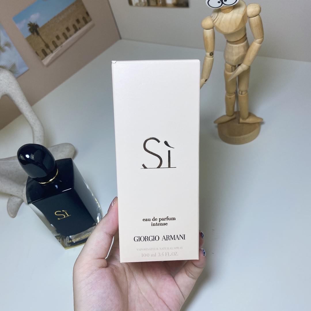 Sì Eau de Parfum Intense