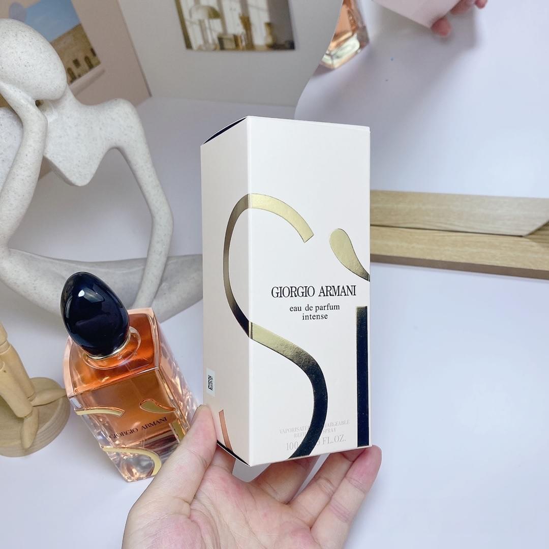 Sì Eau de Parfum Intense (รุ่นใหม่ 2021)