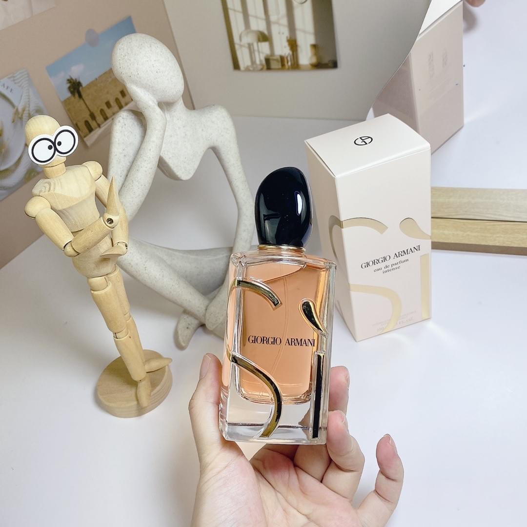 Sì Eau de Parfum Intense (รุ่นใหม่ 2021)