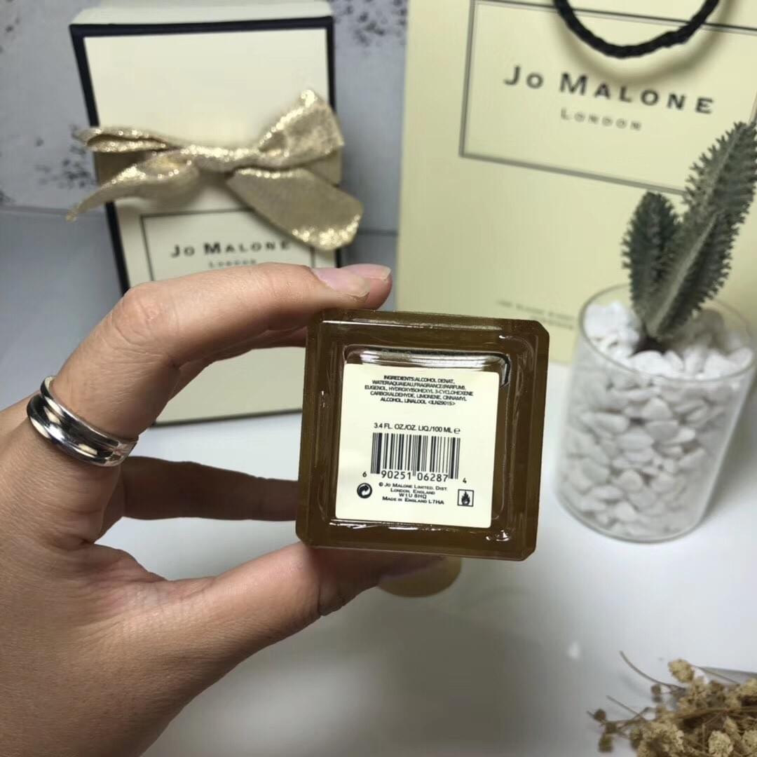 Pomegranate Noir Cologne – Limited Edition Gold Bottle