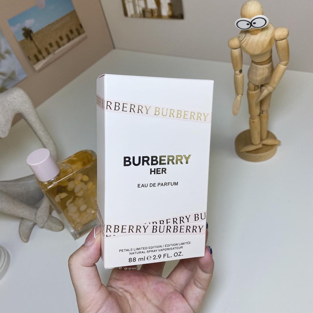 Her Petals Limited Edition Eau de Parfum