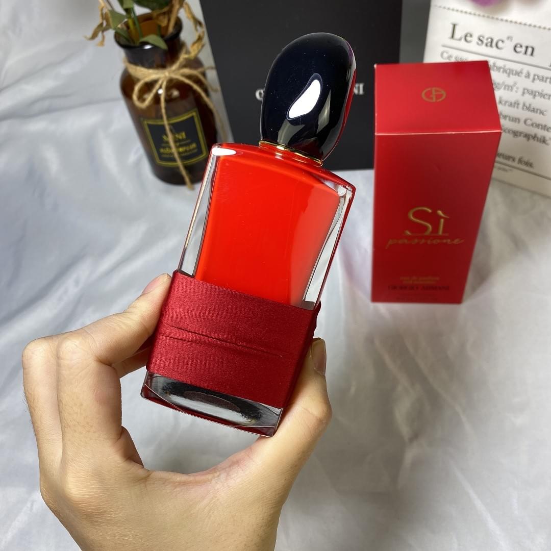 Sì Passione Red Maestro Eau de Parfum