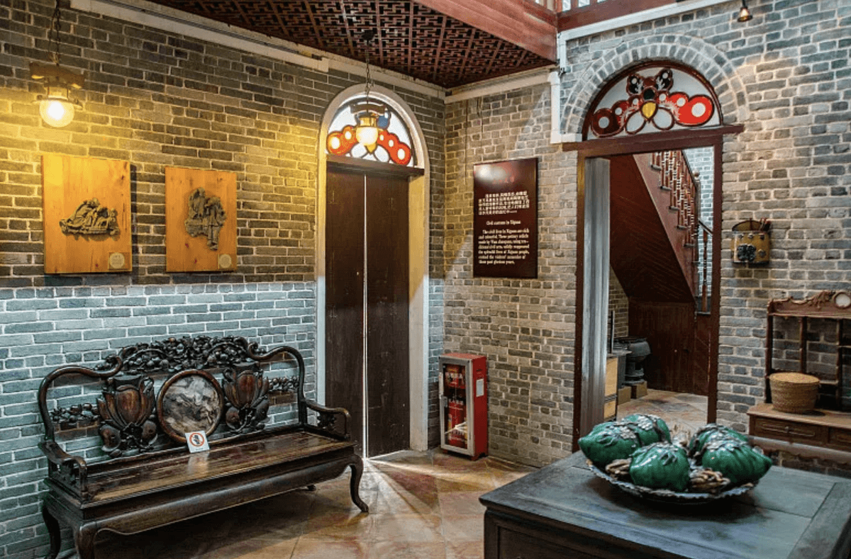 Xiguan (Liwan) Stepping Through Guangzhou's Time Portal