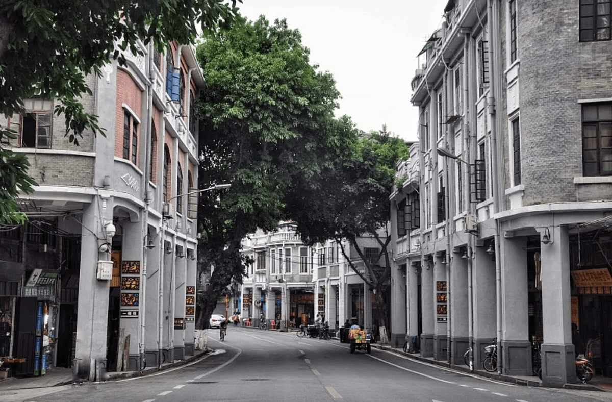 Xiguan (Liwan) Stepping Through Guangzhou's Time Portal