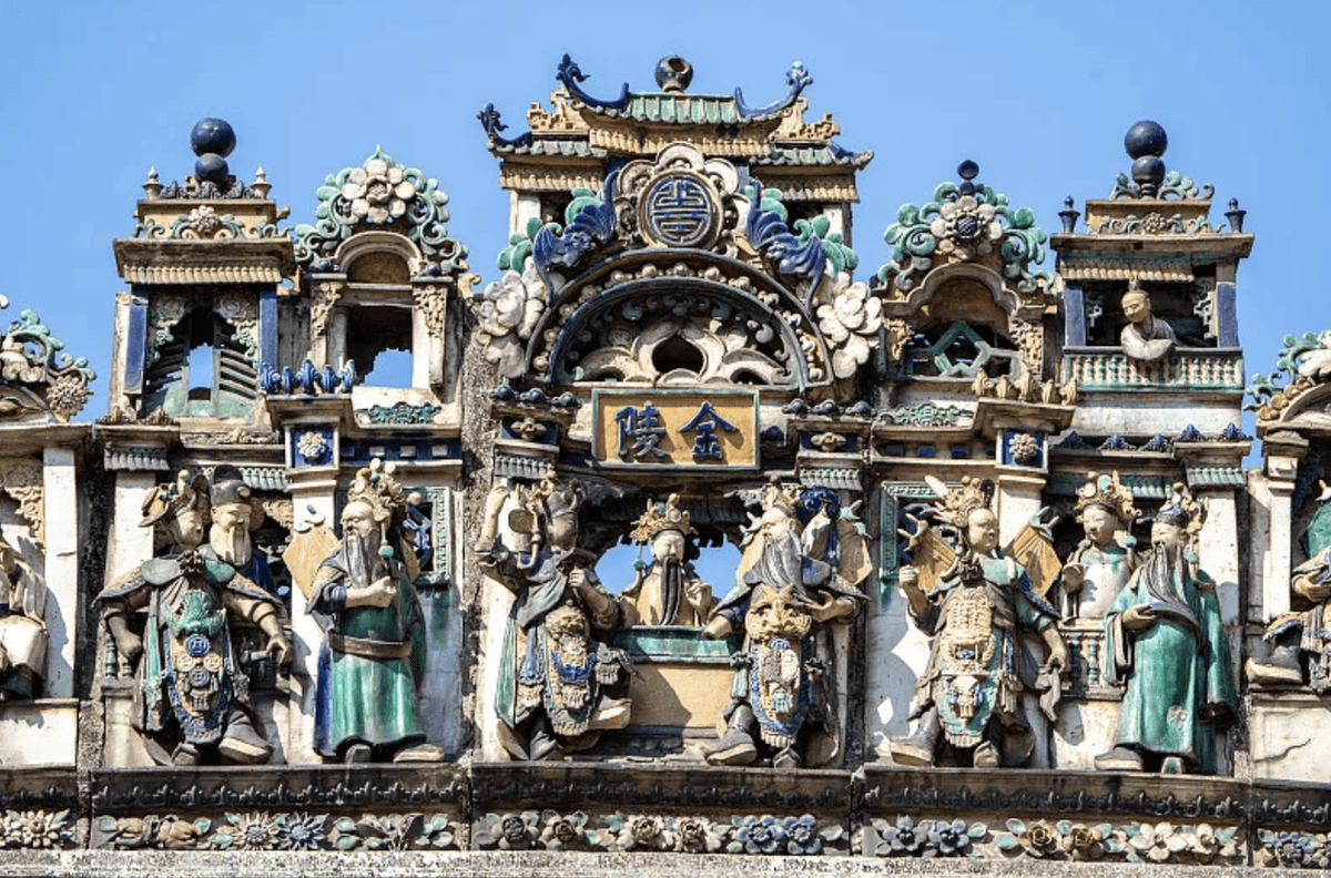 Chen Clan Ancestral Hall — A Frozen Art Treasury and the Heartbeat of Lingnan Culture in Guangzhou