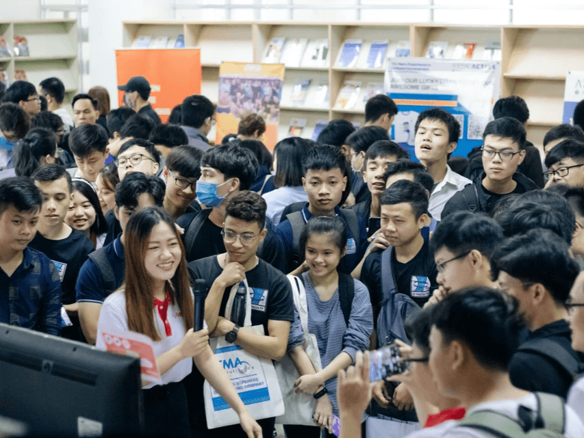 We provide AP, IB, and A-Level courses to help students master the basic theories of economics. Through in-depth study, students can understand the operating mechanisms of the market economy, laying a solid foundation for subsequent practical exercises. rigorous theory study What are we doing "The practical rehearsal venue for future business leaders, we are not a tutoring class, we are a bridge. At one end of the bridge is rigorous economic theory (AP/IB/A-Level); at the other end of the bridge is the unpredictable real business battlefield. While many peers are still stuck memorizing the definition of 'supply and demand curve', the students of VOA are already using these theories to analyze Tesla's pricing strategy, break down Nvidia's business moat, and deduce the market direction after the Federal Reserve's interest rate hike. At VOA, we fuse rigorous business theory with wild practical exercises."