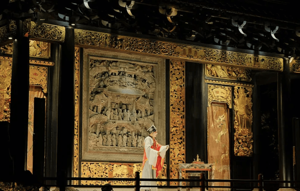 Xiguan (Liwan) Stepping Through Guangzhou's Time Portal