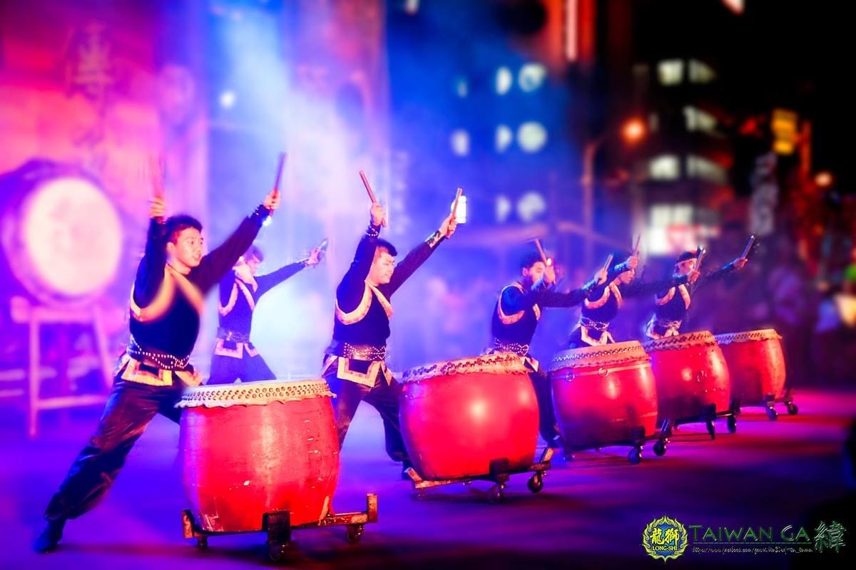 Our lion dance performance combines tradition and modernity, adding vitality and festivity to your event. Lion dance performance The services we provide Awakening lion, dragon dance and lion dance, traditional performance, lion formation, dragon formation, war drum performance, groundbreaking ceremony, year-end party program, New Year activities, New Year performance, wedding and funeral celebrations, various traditional performances entrusted to us Wangfu!