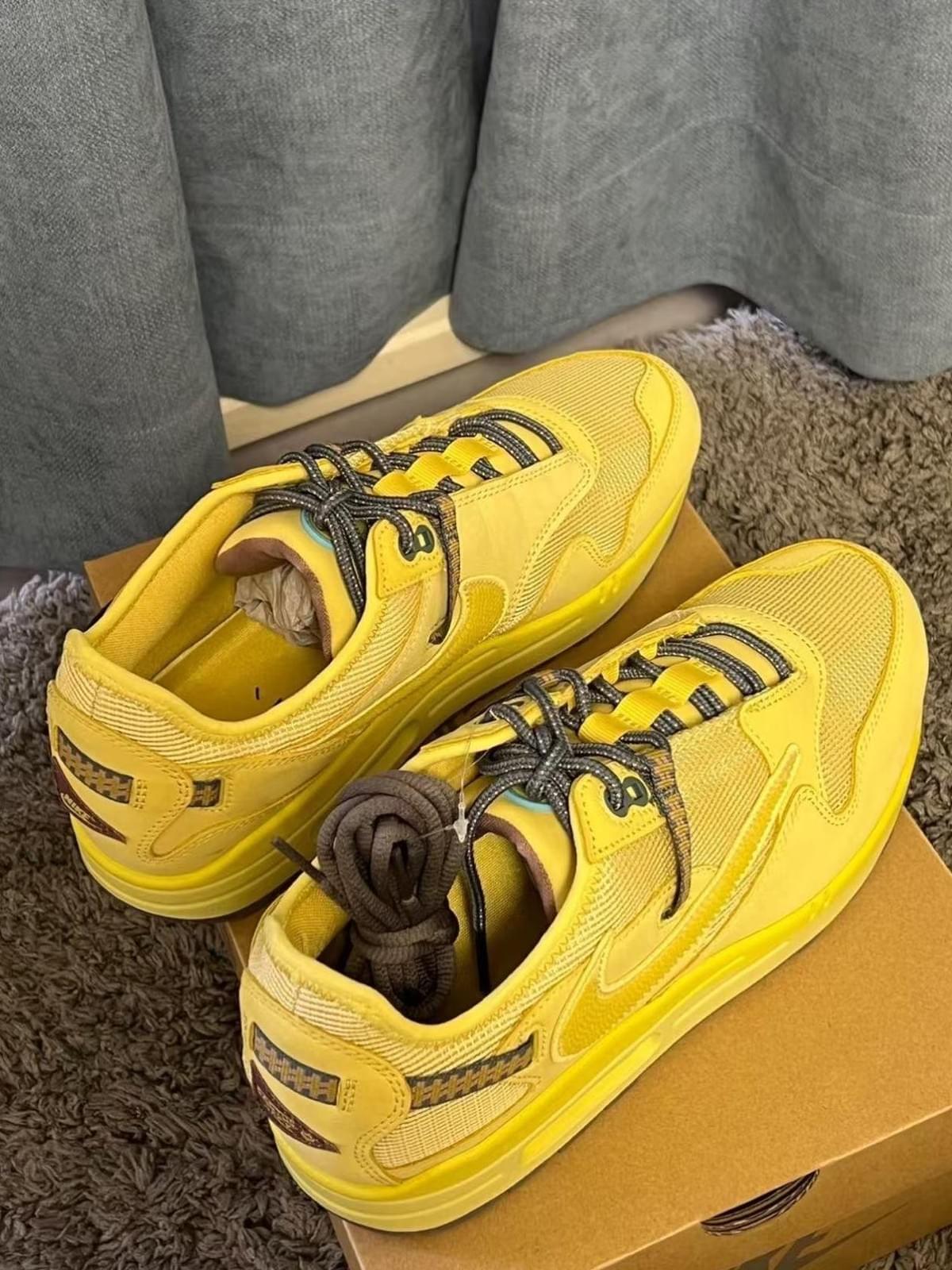 Travis Scott x  Nike Air Max 1 
