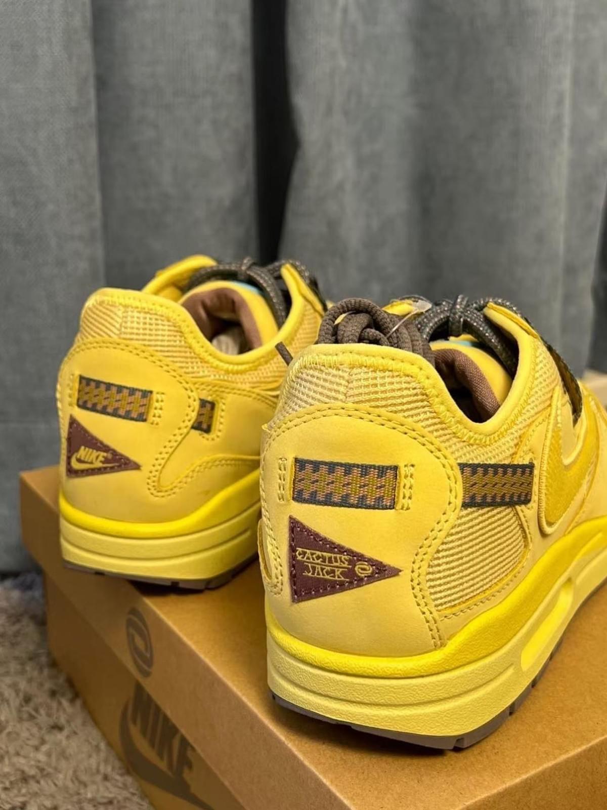 Travis Scott x  Nike Air Max 1 