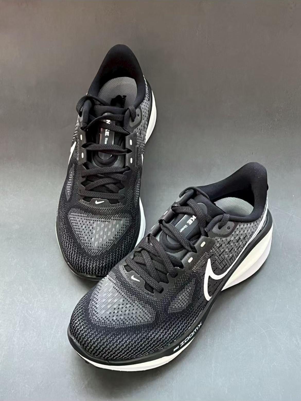 Nike Zoom Vomero 17  [7 Colorways]