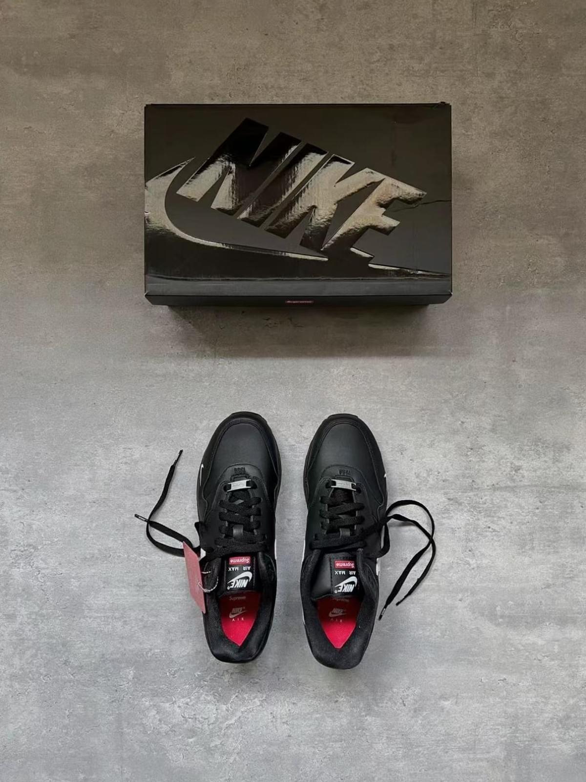 Supreme x  Nike Air Max 1 '87
