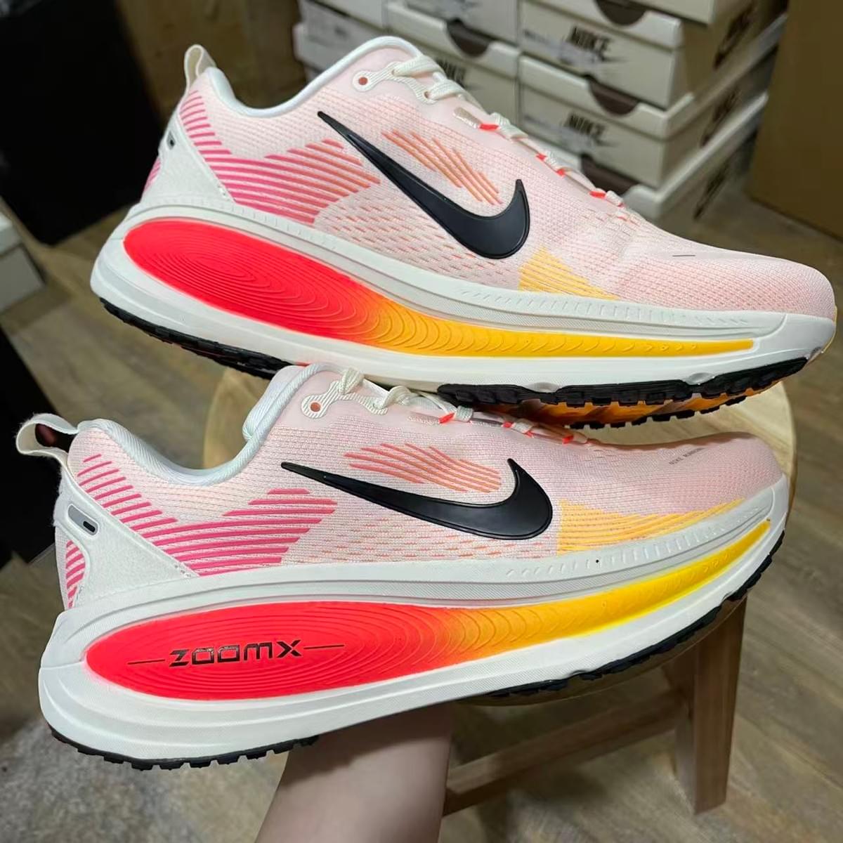 Nike Vomero 18 Children's model **super discount