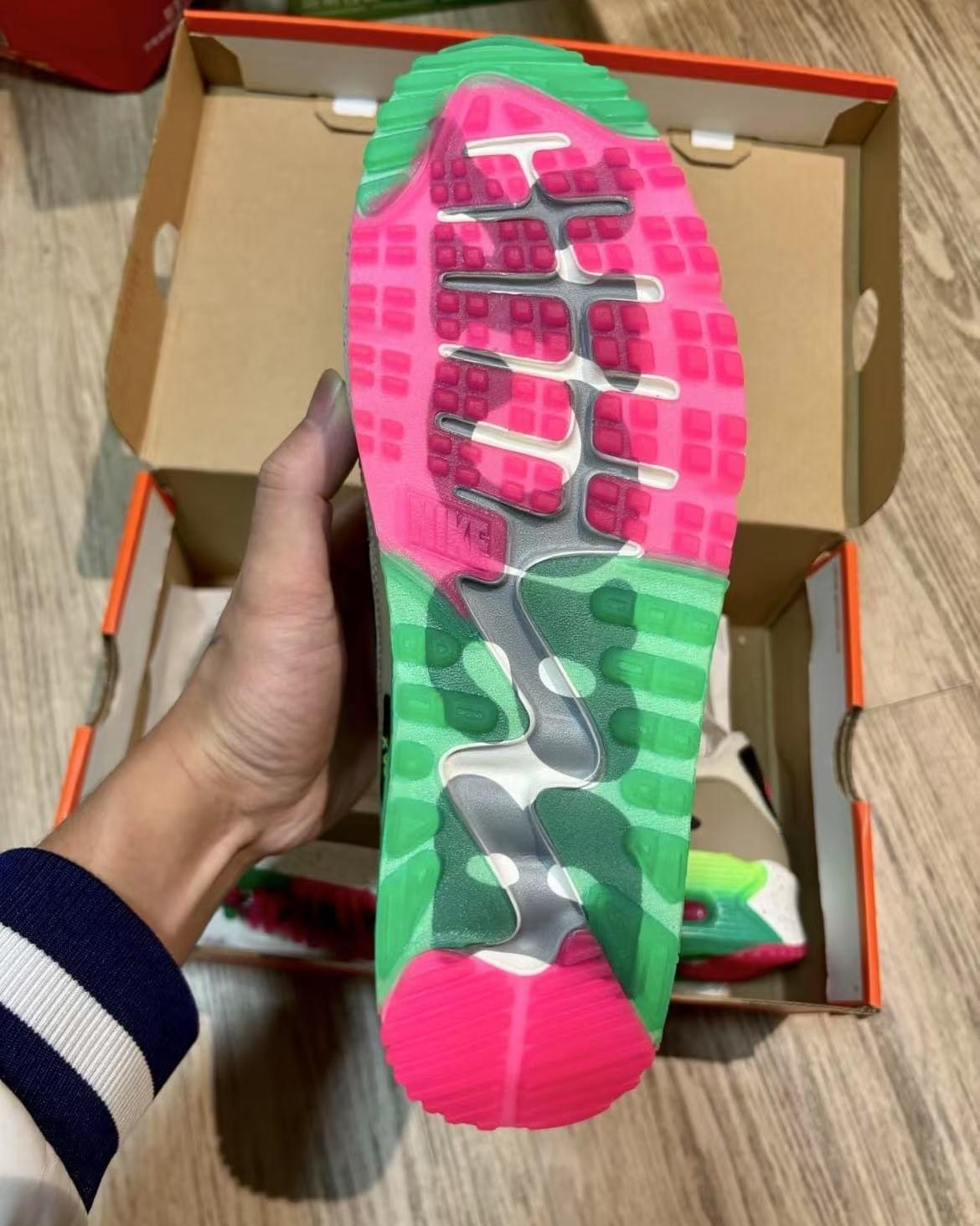 Nike Air Max 90  [28 Colorways]