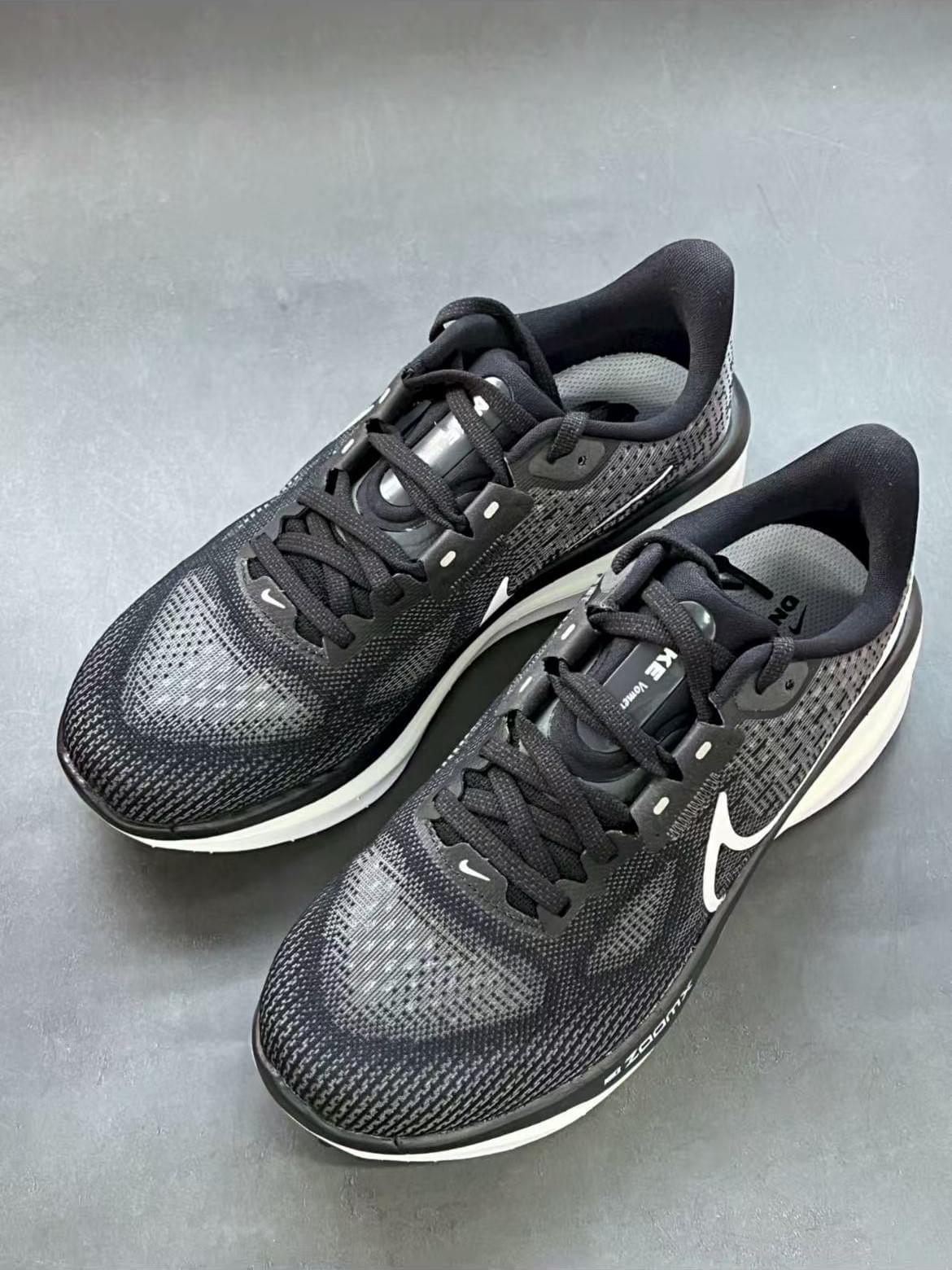 Nike Zoom Vomero 17  [7 Colorways]