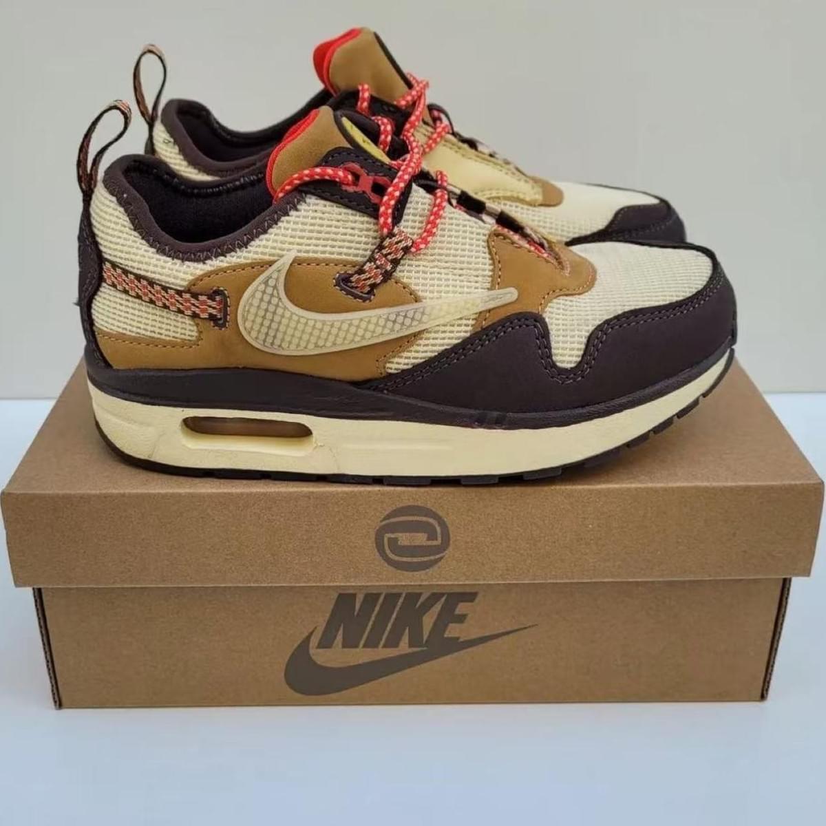 Travis Scott x  Nike Air Max 1 