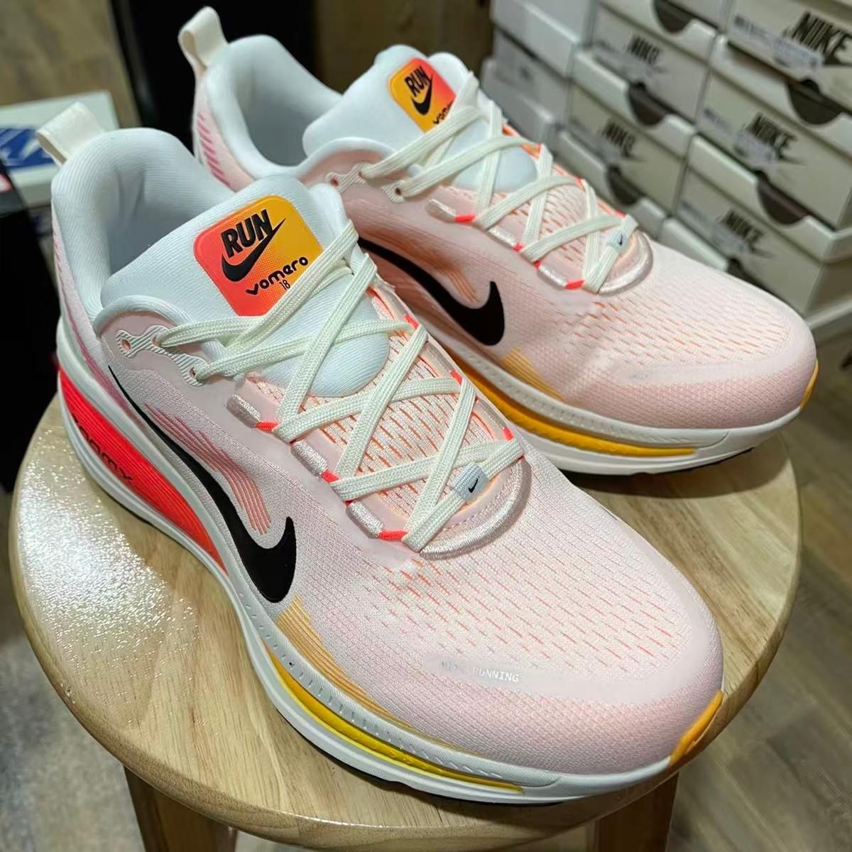 Nike Vomero 18 Children's model **super discount