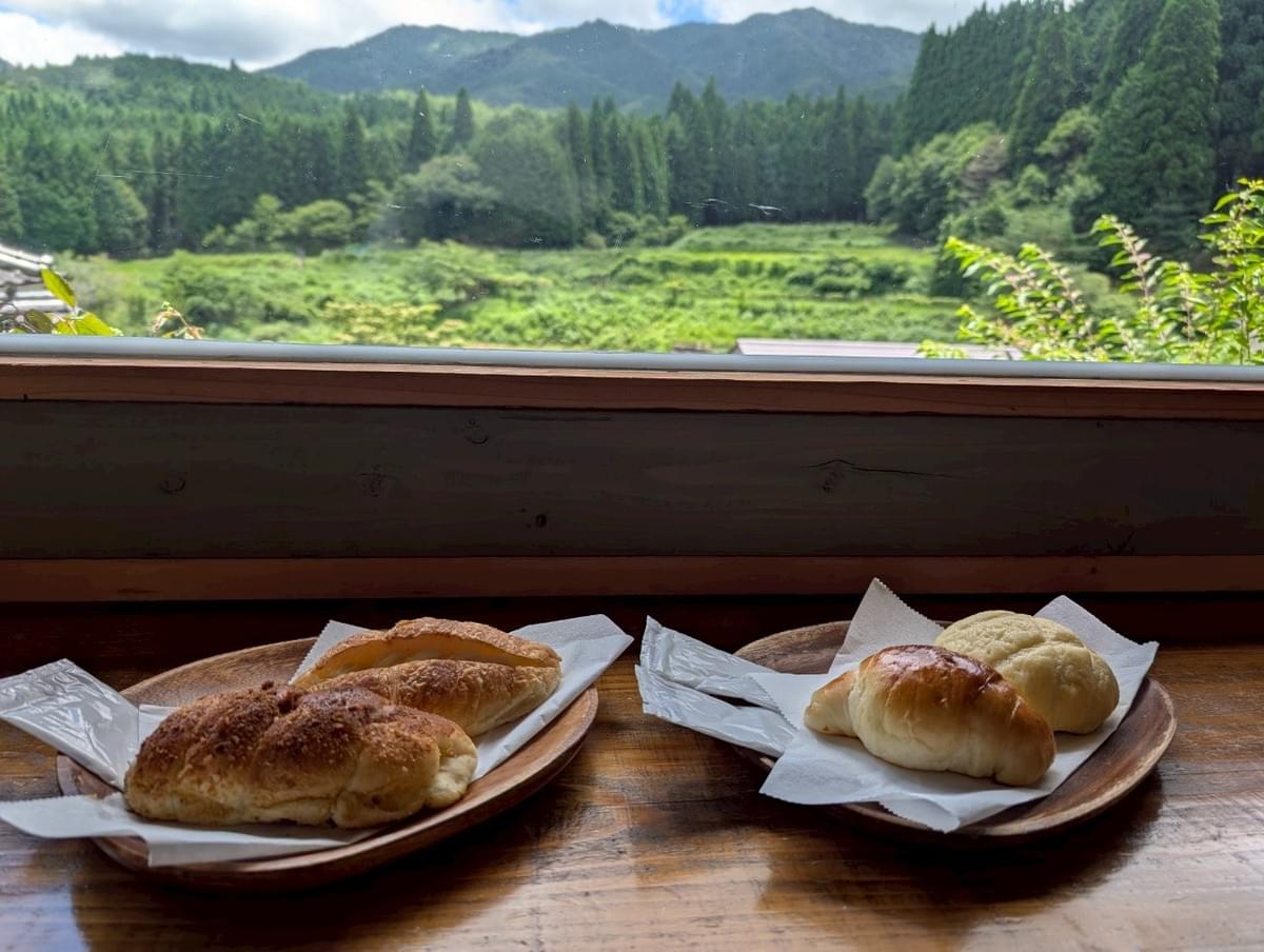 Dedicated concierge provides support during your stay, allowing you to spend time with peace of mind. individual support Characteristics of forest kindergarten Starting nursery school study abroad at the wildest kindergarten in Japan located in Tottori Prefecture! Features are as follows: "The wildest kindergarten in Japan" founded by "challengers". Support for visits and stays by dedicated concierge. Encounters that stimulate curiosity.