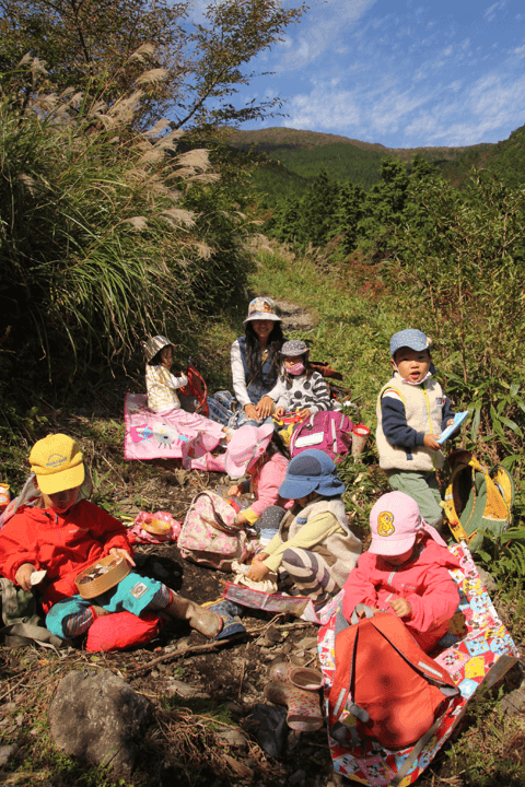 Dedicated concierge provides support during your stay, allowing you to spend time with peace of mind. individual support Characteristics of forest kindergarten Starting nursery school study abroad at the wildest kindergarten in Japan located in Tottori Prefecture! Features are as follows: "The wildest kindergarten in Japan" founded by "challengers". Support for visits and stays by dedicated concierge. Encounters that stimulate curiosity.