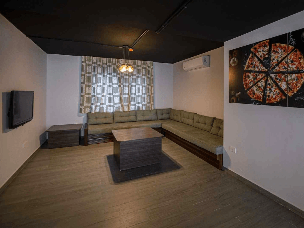 استديوهات طالبات