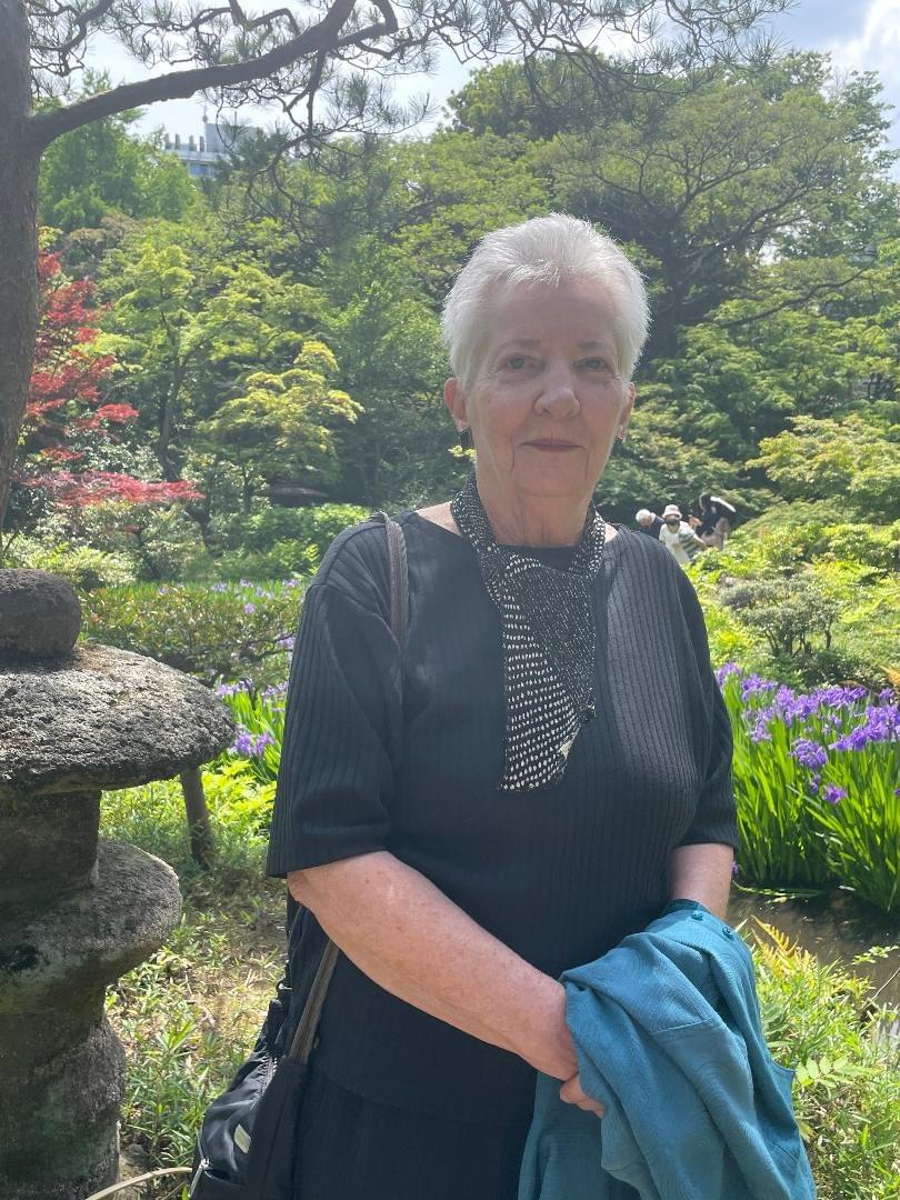 Delve into the rich history and cultural significance of Ikebana through our engaging presentations. These sessions feature guest speakers from various Ikebana schools who share their insights and experiences, fostering a deeper appreciation for this beautiful art form. Cultural Presentations What We Offer Sakura Virtual Ikebana Community is an online-based group dedicated to sharing,
learning, and celebrating the art of Ikebana. Rooted in the principles of beauty, self-
expression, and cultural appreciation, this community connects ikebanists in North and
Central America and beyond through virtual presentations from various Ikebana
schools, and Japanese cultural programs, fostering a welcoming space for beginners
and experienced practitioners alike.