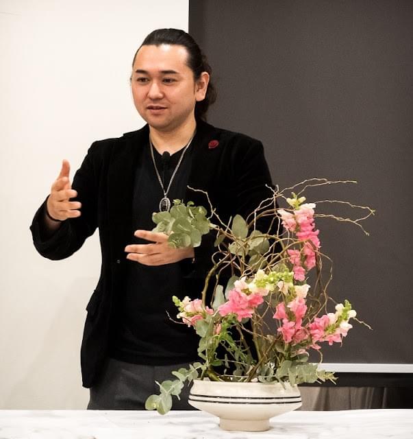 Become part of a vibrant community of Ikebana practitioners across North and Central America. Our platform encourages collaboration, sharing of ideas, and networking opportunities, helping you to connect with like-minded individuals who share your passion for this exquisite art. Community Connections What We Offer Sakura Virtual Ikebana Community is an online-based group dedicated to sharing,
learning, and celebrating the art of Ikebana. Rooted in the principles of beauty, self-
expression, and cultural appreciation, this community connects ikebanists in North and
Central America and beyond through virtual presentations from various Ikebana
schools, and Japanese cultural programs, fostering a welcoming space for beginners
and experienced practitioners alike.