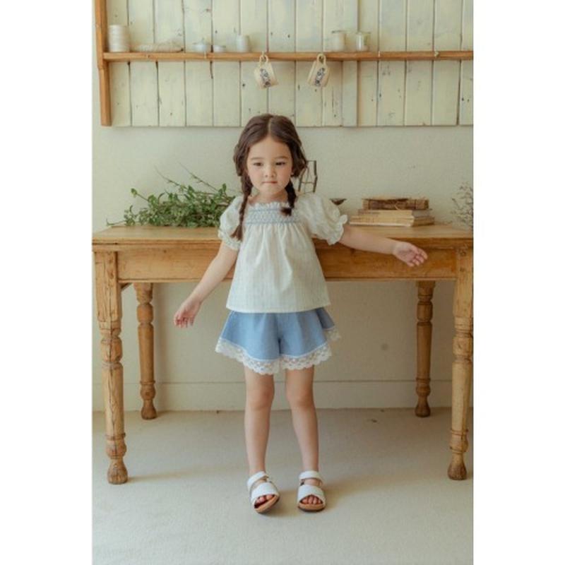 公主泡泡袖上衣