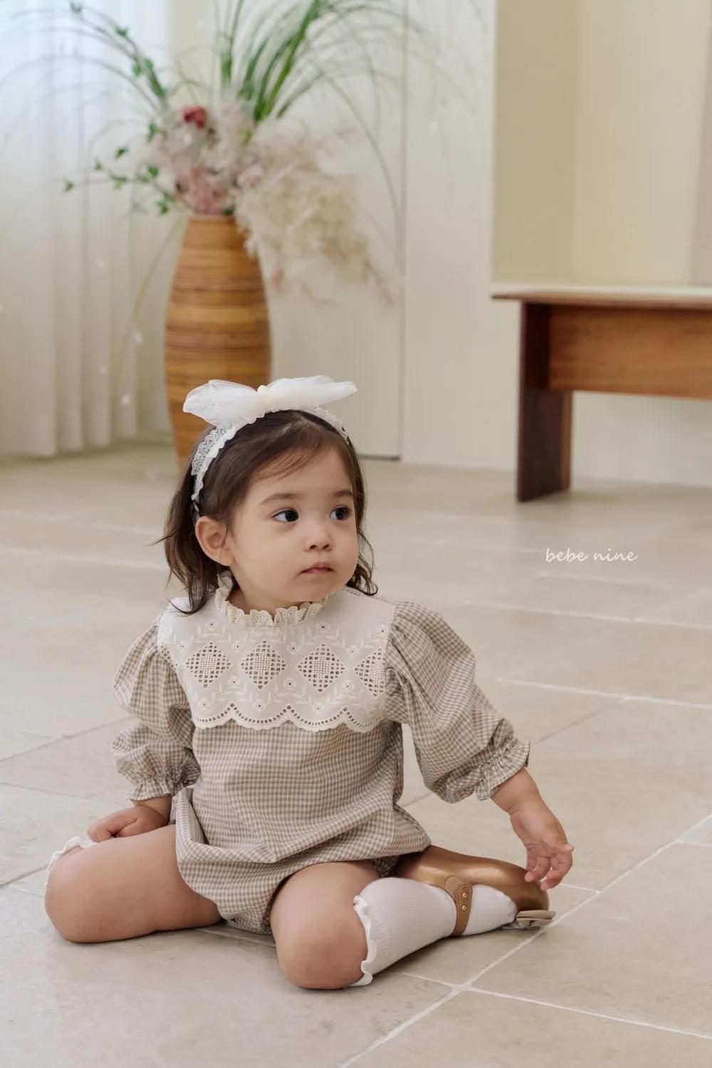 【預購】刺繡雕花包屁衣