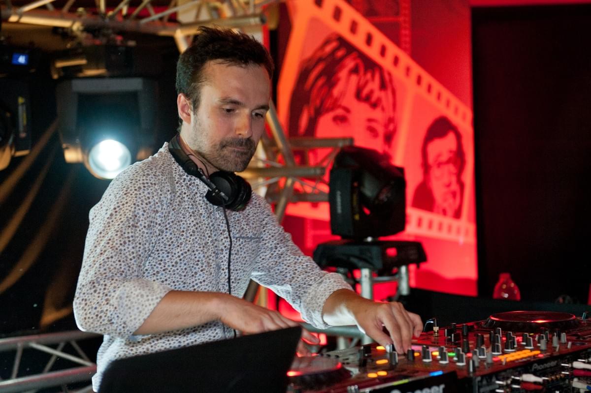 Cédric Allard en pleine session mix