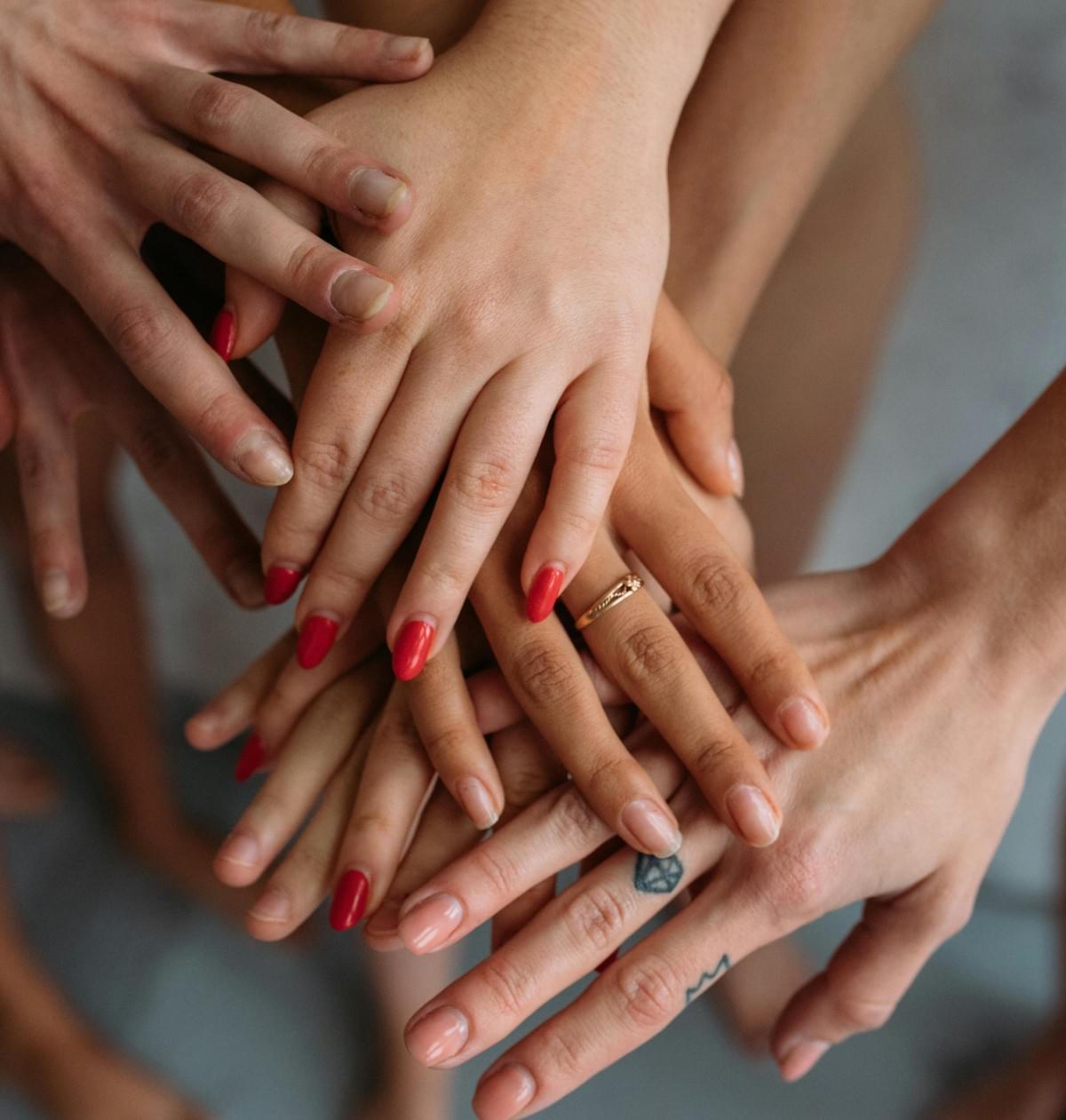 We facilitate the development of emotional and coping skills that will allow you to achieve greater well-being in all areas of your life. Personal Growth What we offer I give integrative psychotherapy with a gender approach to improve your relationships, gain well-being, and achieve personal growth.