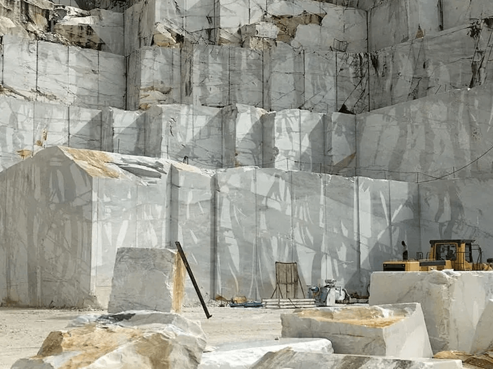 We are a manufacturer that designs, develops, produces, and sells lighting fixtures. We now need to build a DTC independent site for chandeliers, wall lamps, table lamps, and floor lamps. Please help me build a warm and simple style e-commerce website.