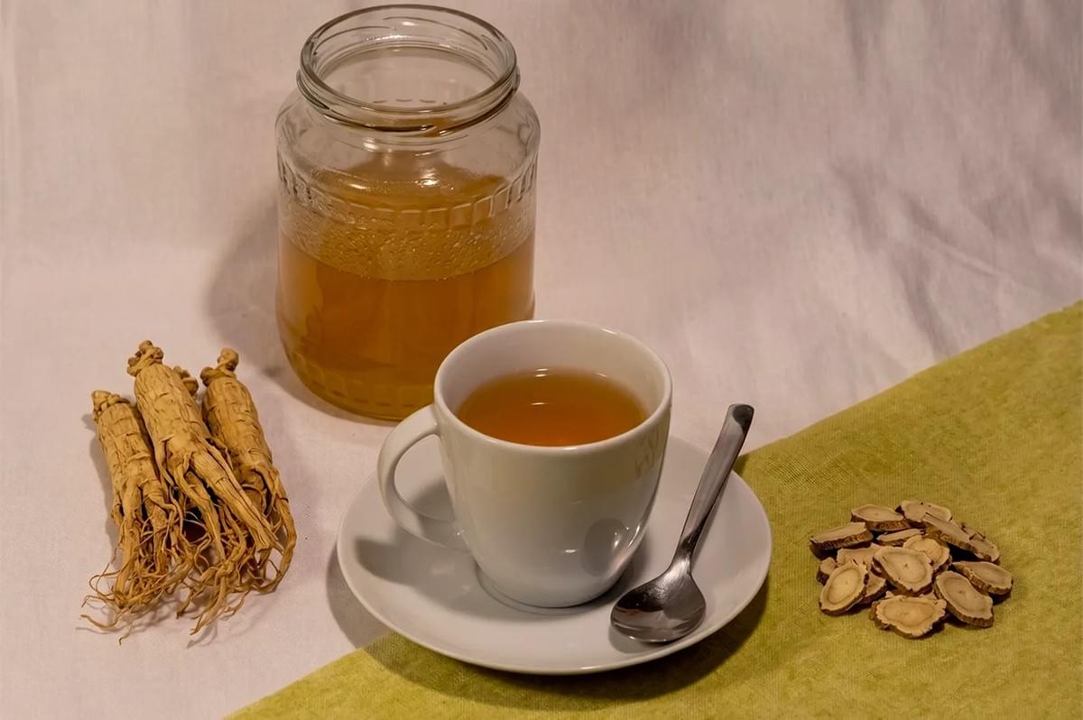 The “Warmed-Up” Side: Ginseng and Other Tonics for Energy and Recovery in Chinese Medicine
